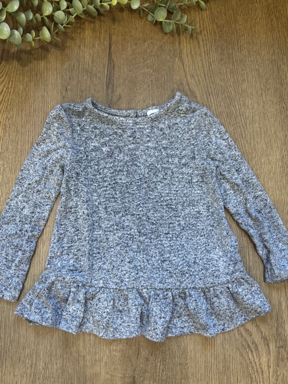 Old Navy Girls 2T Gray Marled Knit Ruffle Hem Tunic Sweater Top